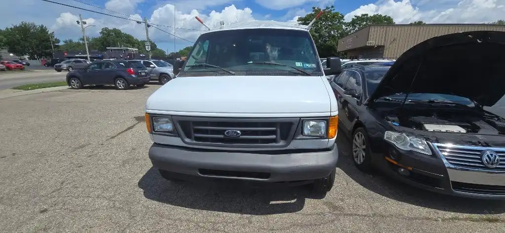 2007 Ford E-Series E-250 Van's photo