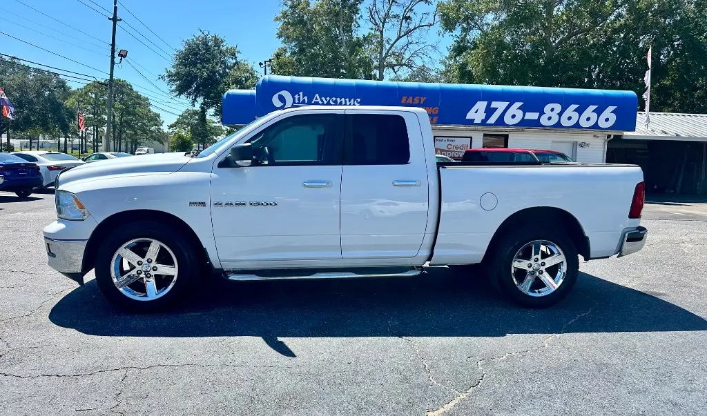 2011 RAM 1500 SLT Quad Cab photo 4