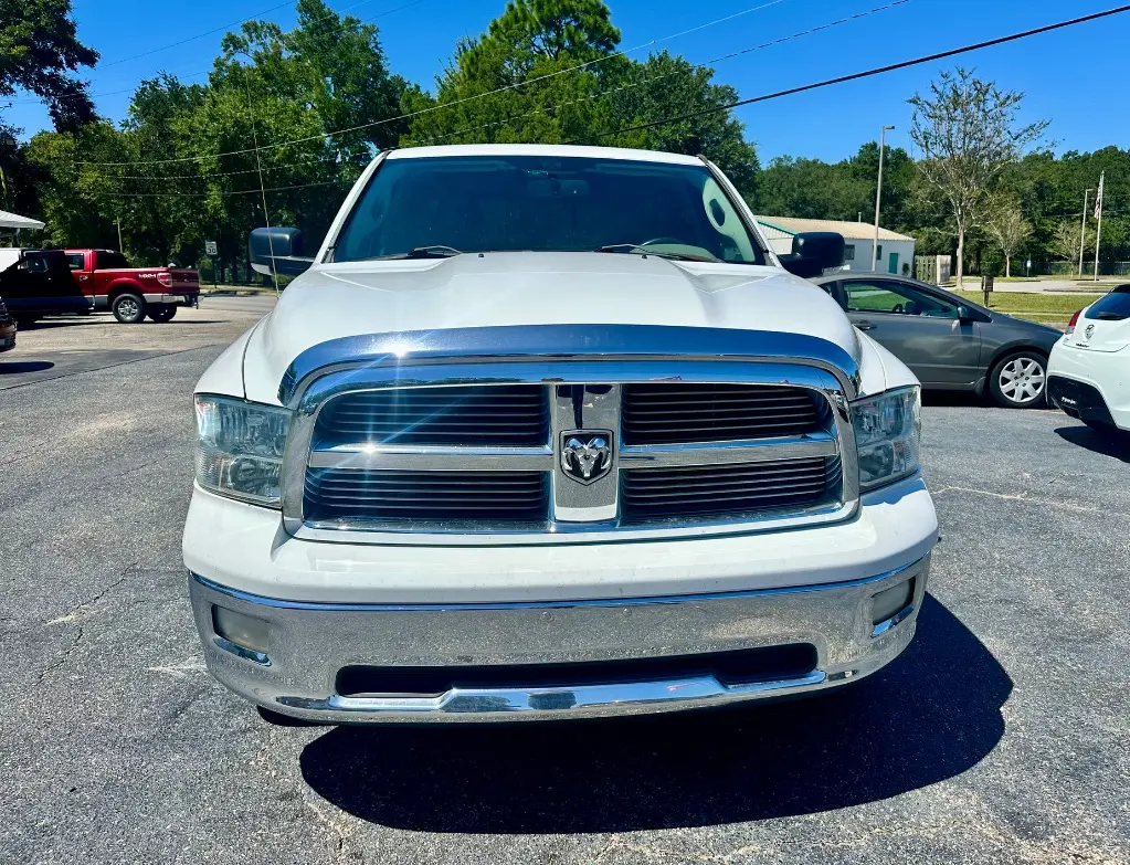 2011 RAM 1500 SLT Quad Cab photo 3