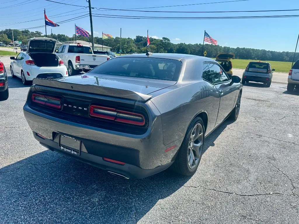 2015 Dodge Challenger SXT Plus photo 5