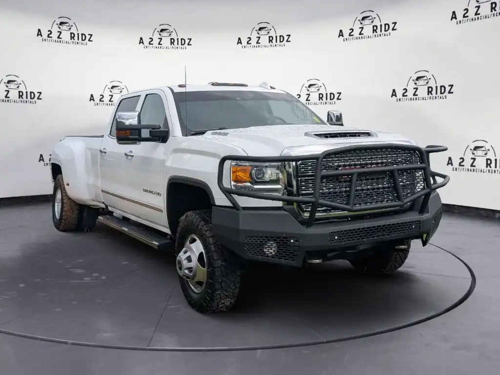 2019 GMC Sierra 4WD Crew Cab Standard Box Denali's photo