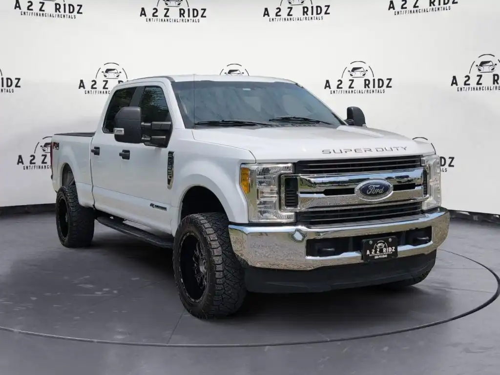 2017 Ford F-250 XL 4x4 Crew Cab 8' Box's photo