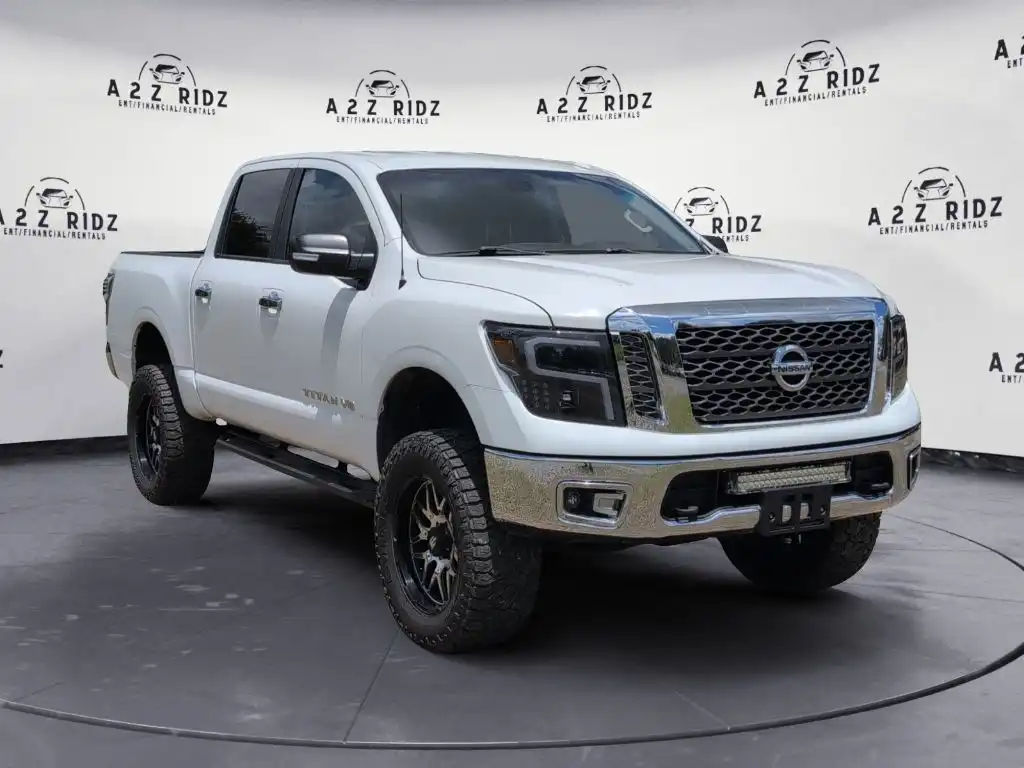 2018 Nissan Titan SV 4X4 Crew Cab's photo