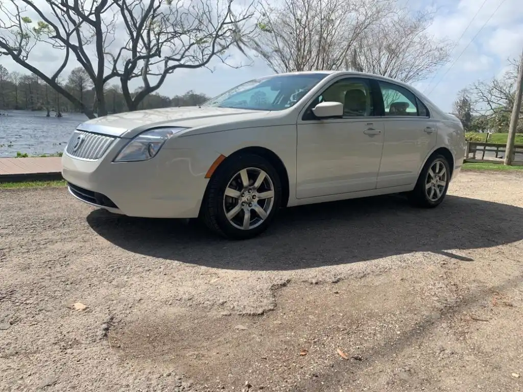 2010 Mercury Milan I4 Premier's photo