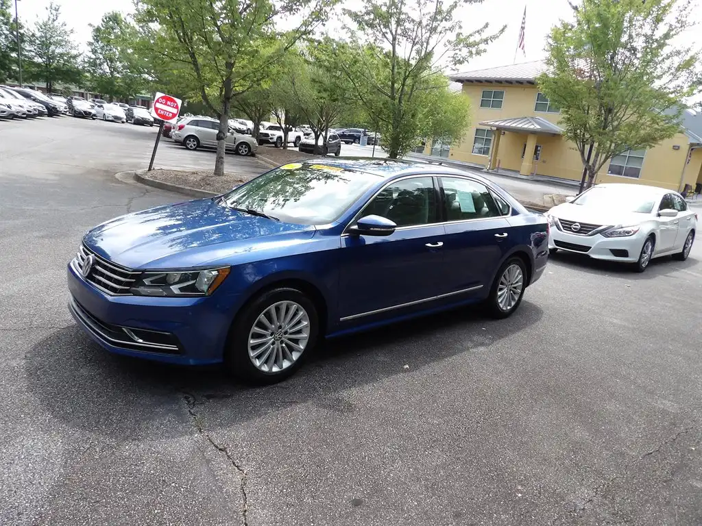 2016 Volkswagen Passat 1.8T SE Auto's photo