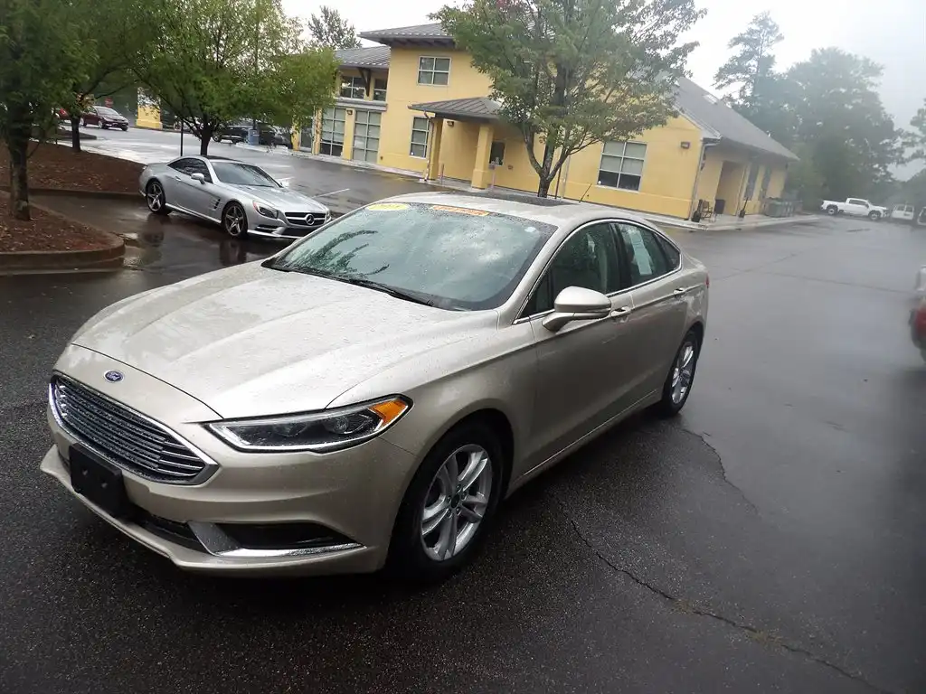 2018 Ford Fusion SE FWD's photo