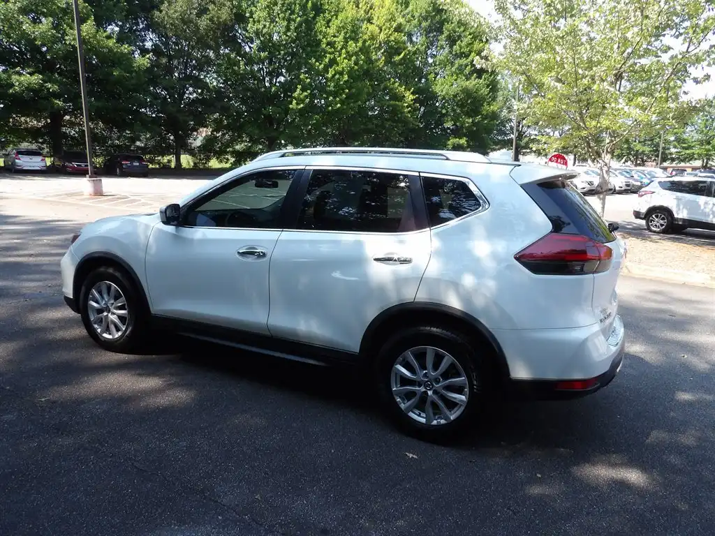 2018 Nissan Rogue SV FWD's photo