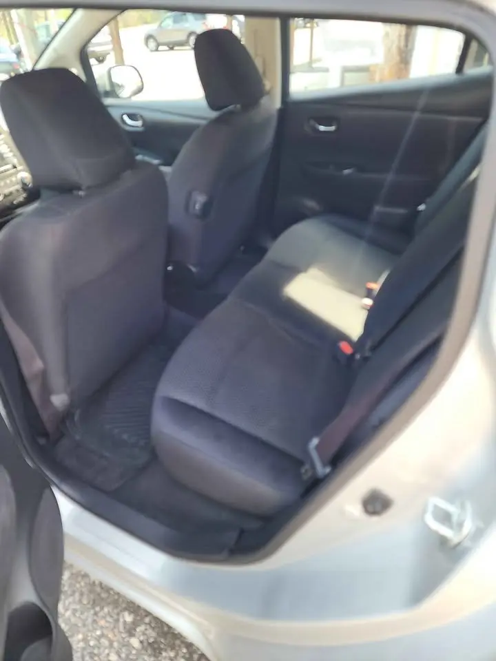 2014 Nissan Leaf S photo 5