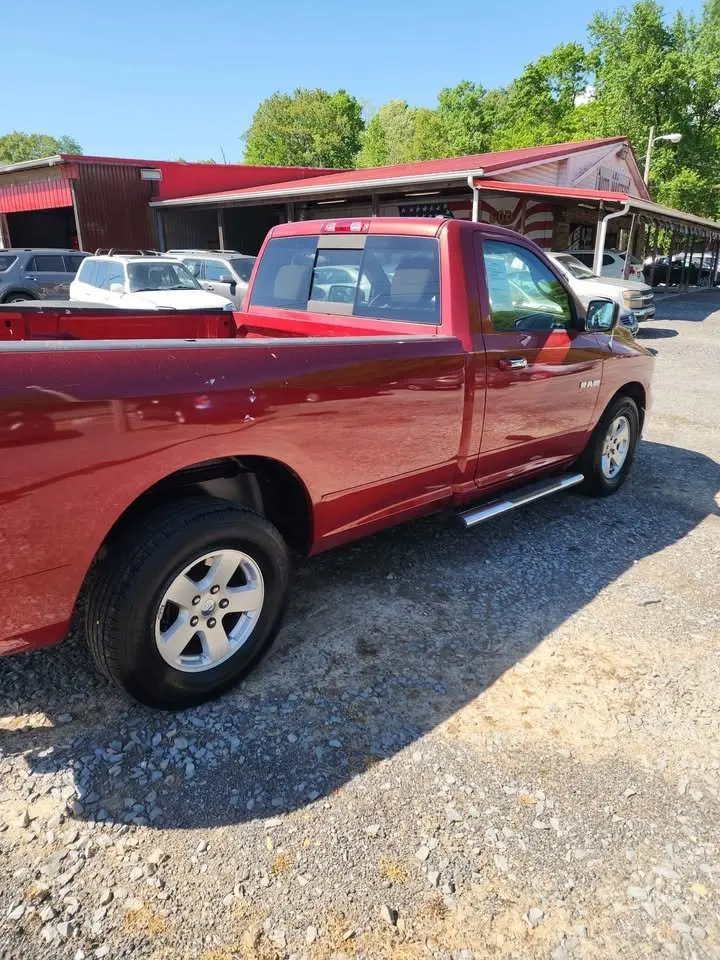 2010 RAM 1500 SLT Regular Cab SWB photo 4