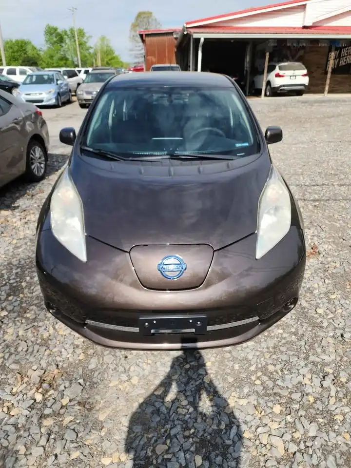 2016 Nissan Leaf S's photo
