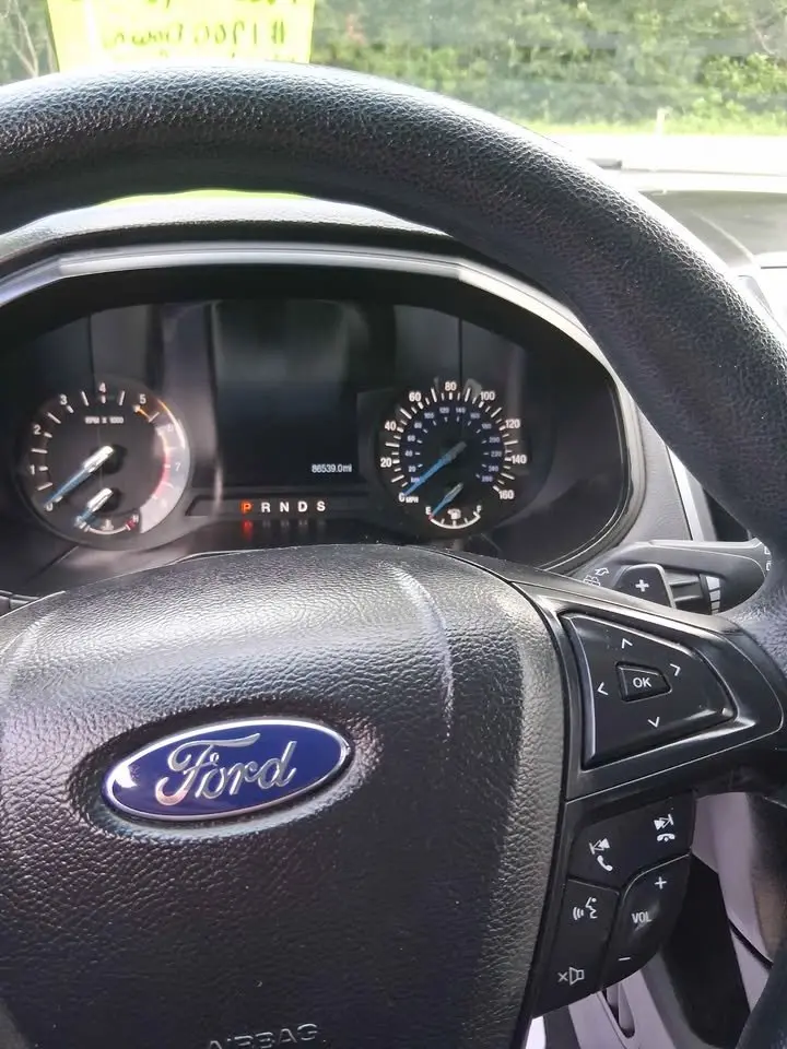 2016 Ford Edge SE photo 5