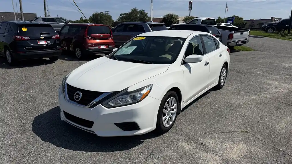 2017 Nissan Altima 2.5 S's photo