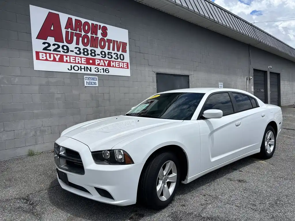 2014 Dodge Charger SE's photo