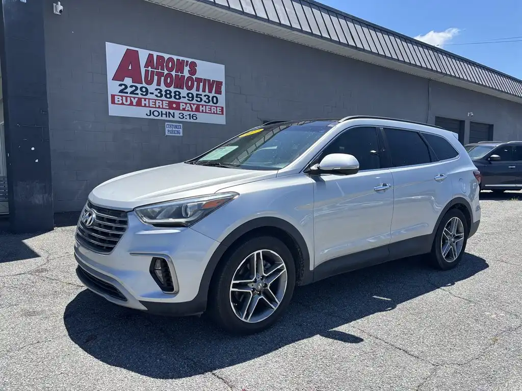 2017 Hyundai Santa Fe SE Ultimate FWD's photo