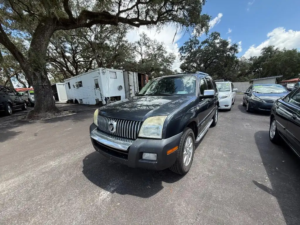 2010 Mercury Mountaineer Premier AWD's photo