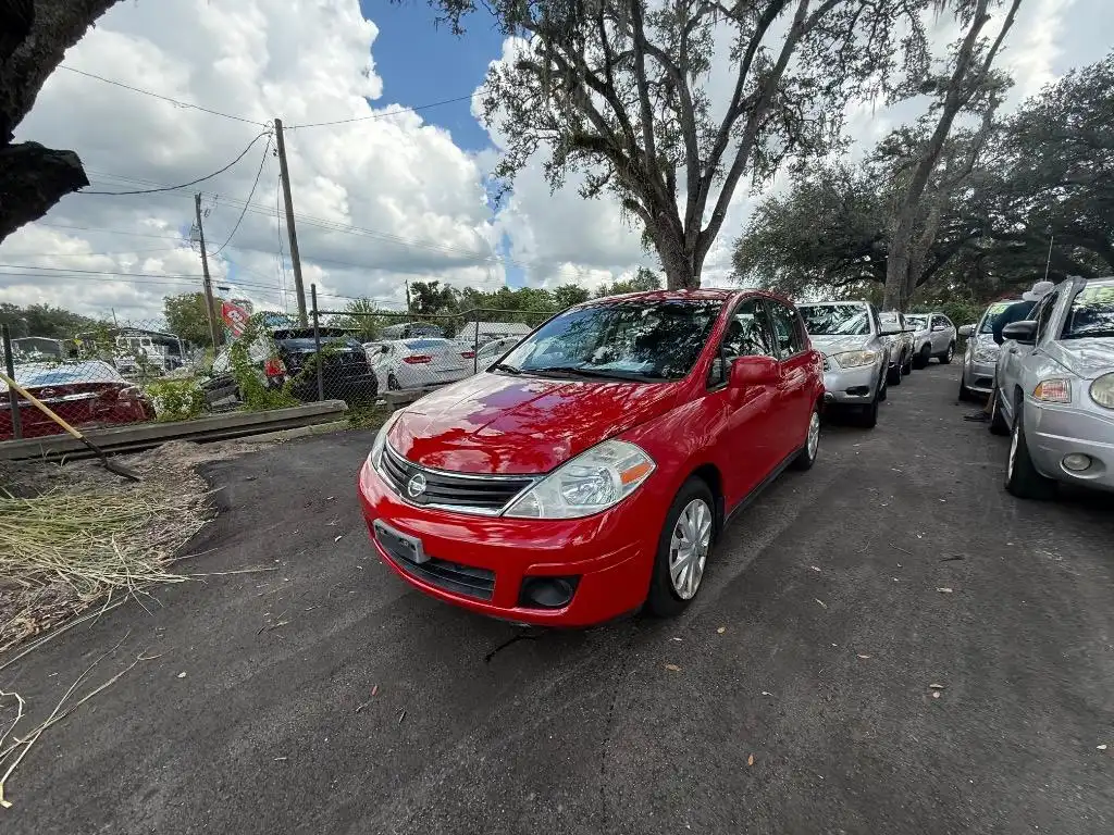 2011 Nissan Versa 1.8 S Auto's photo