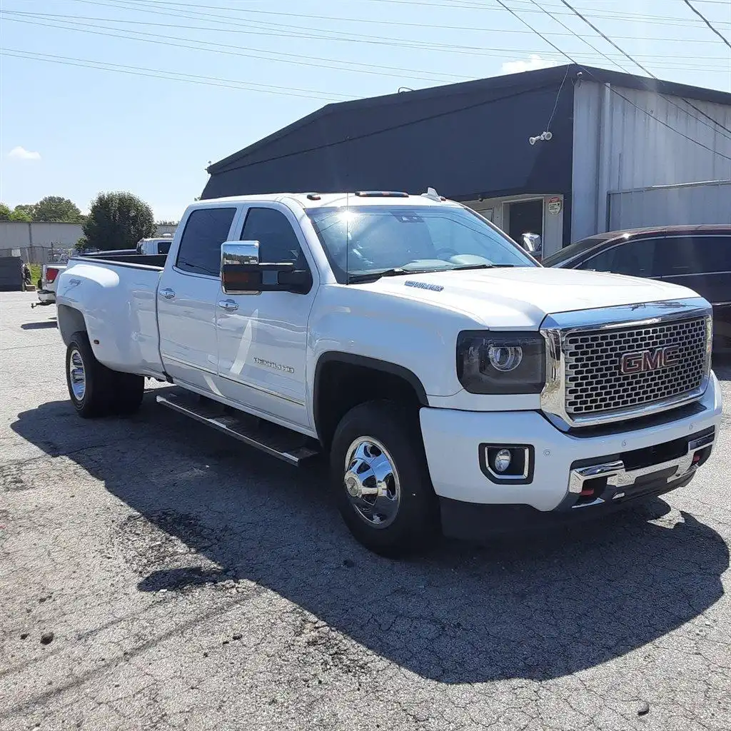 2016 GMC Sierra Denali 4WD Crew Cab Standard Box's photo