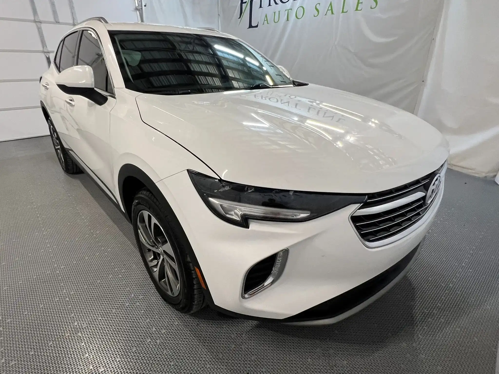 2023 Buick Envision Essence FWD's photo