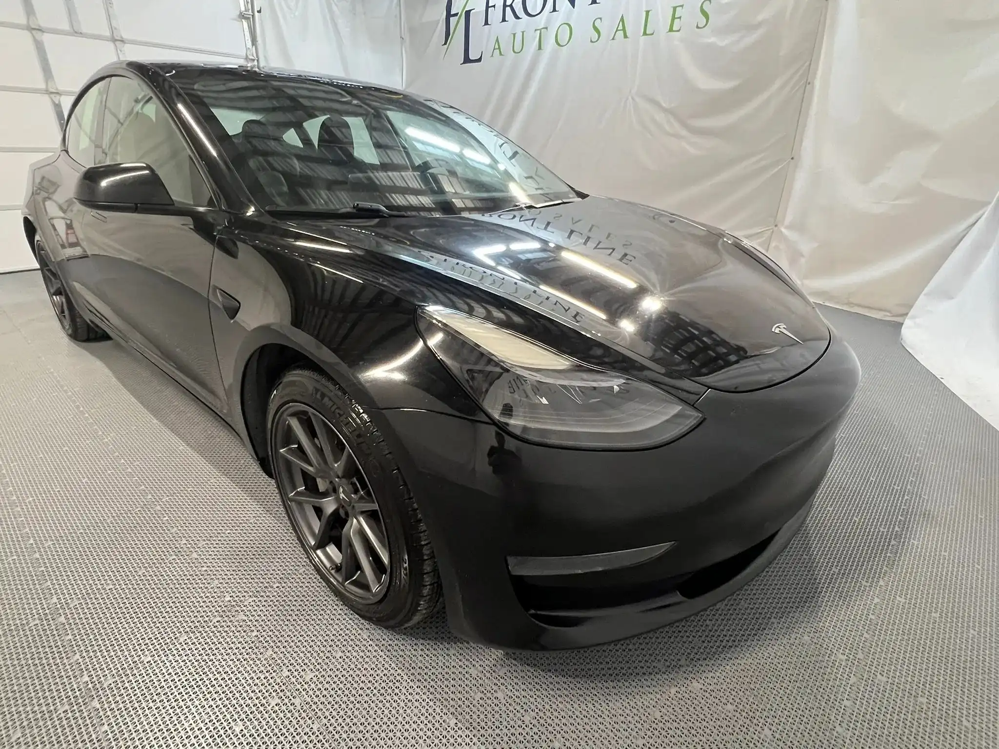2021 Tesla Model 3 Standard Range Plus's photo