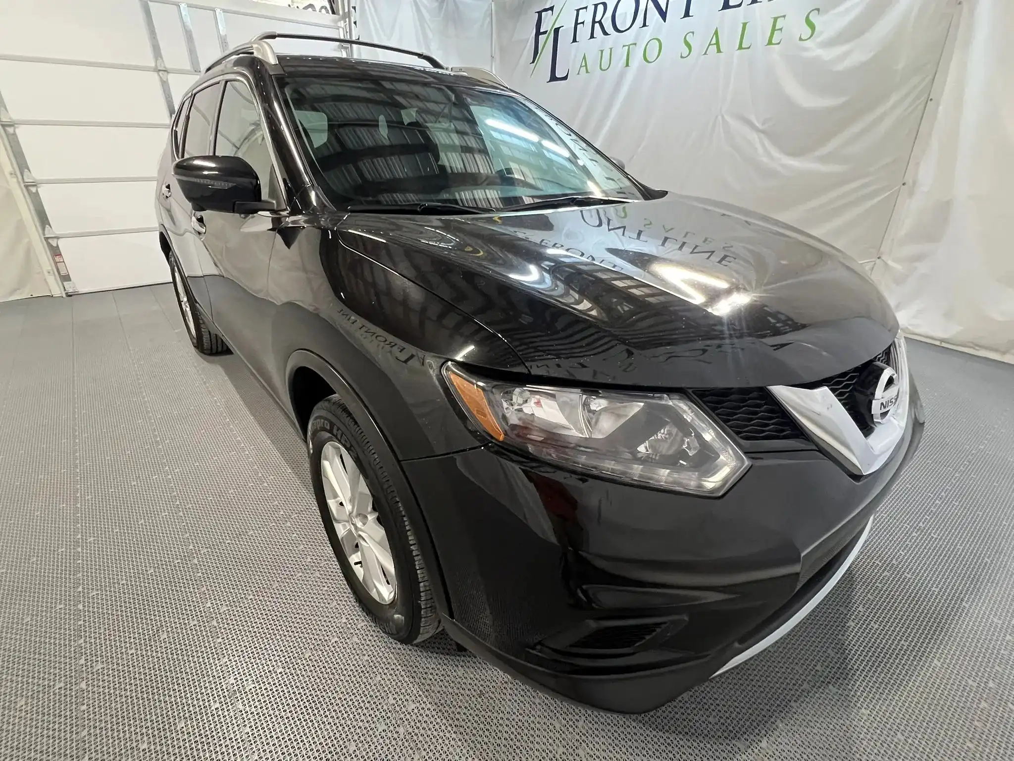 2016 Nissan Rogue SV FWD's photo