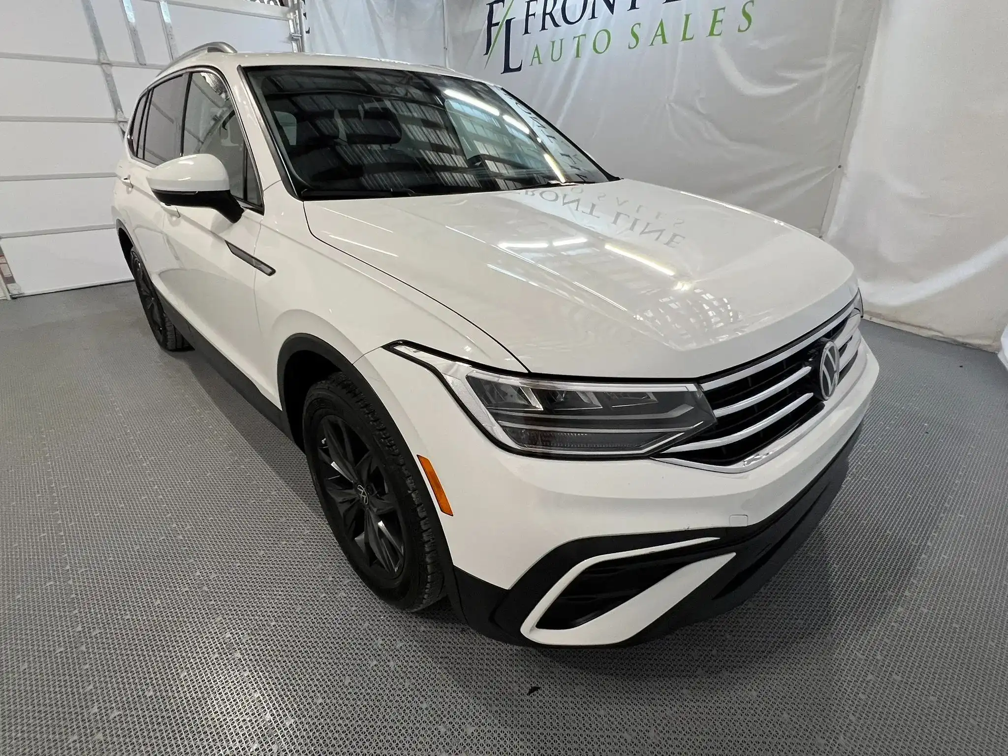 2024 Volkswagen Tiguan 2.0T SE's photo