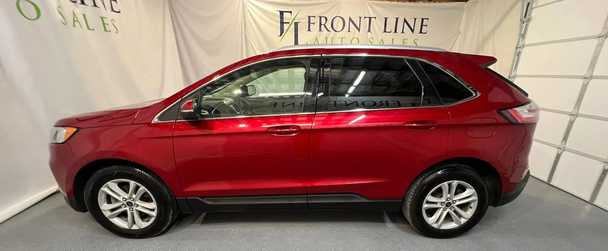 2020 Ford Edge SEL photo 4