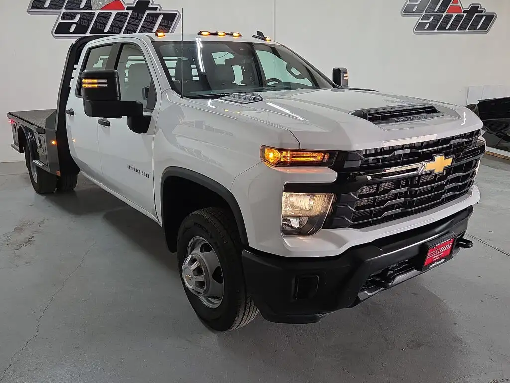 2025 Chevrolet Silverado HD WT 4WD Crew Cab 171.5" WB's photo