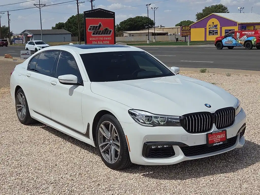 2017 BMW 7 Series 740i Sedan's photo
