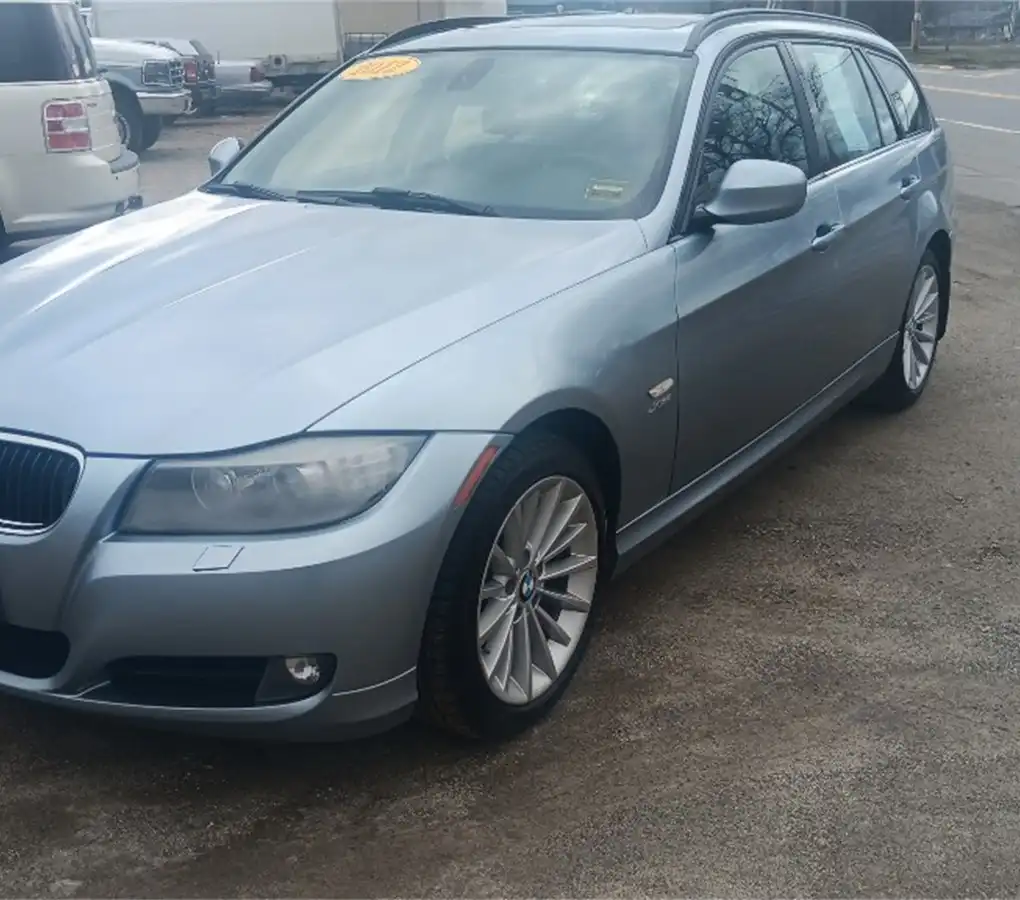2012 BMW 3 Series 328i xDrive Sports Wagon's photo