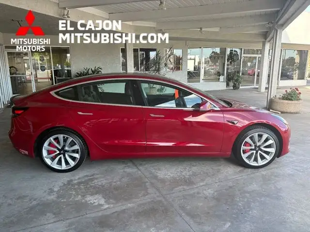 2018 Tesla Model 3 Long Range photo 1