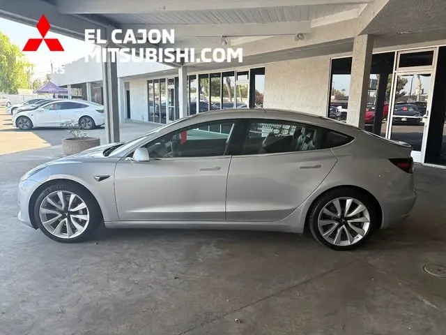 2018 Tesla Model 3 Long Range photo 5