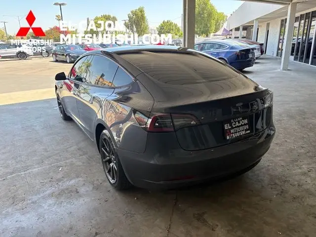 2019 Tesla Model 3 Standard Range Plus photo 4