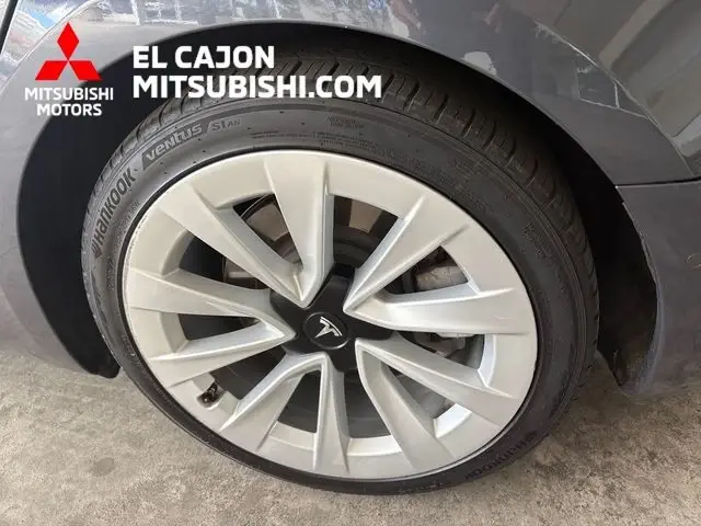 2021 Tesla Model 3 Standard Range Plus photo 5
