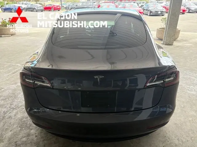 2021 Tesla Model 3 Standard Range Plus photo 3