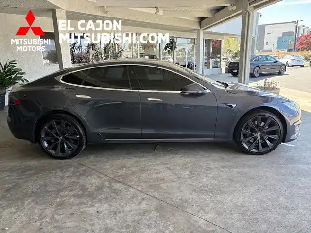 2020 Tesla Model S Long Range Plus's photo