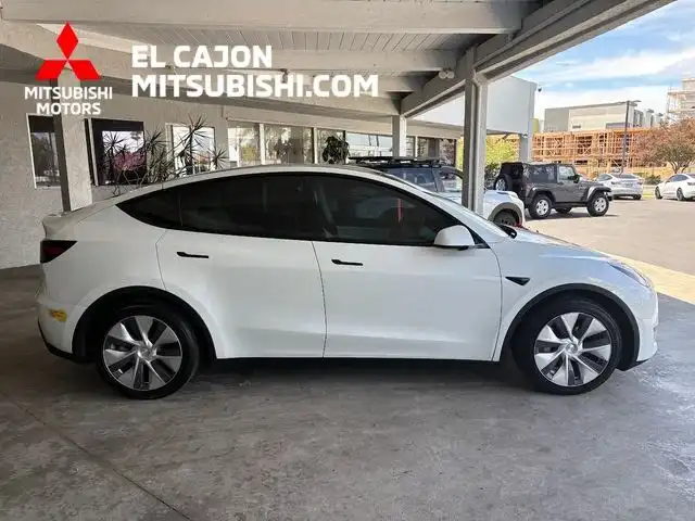 2021 Tesla Model Y Long Range Dual Motor All-Wheel Drive's photo