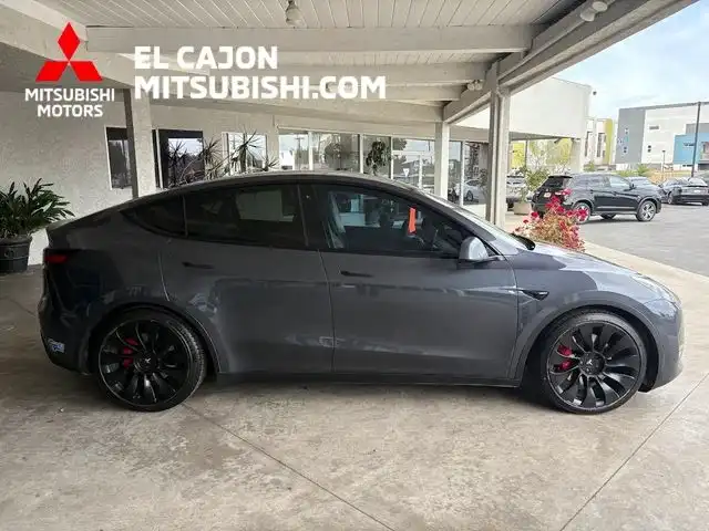 2020 Tesla Model Y Performance Dual Motor All-Wheel Drive's photo