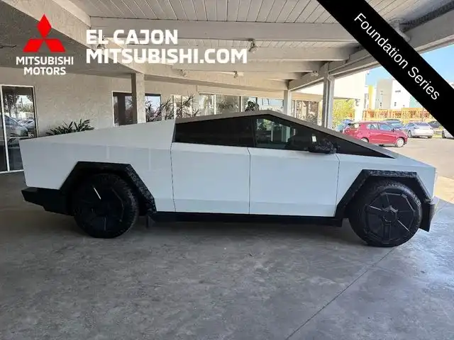 2024 Tesla Cybertruck Rear-Wheel Drive's photo