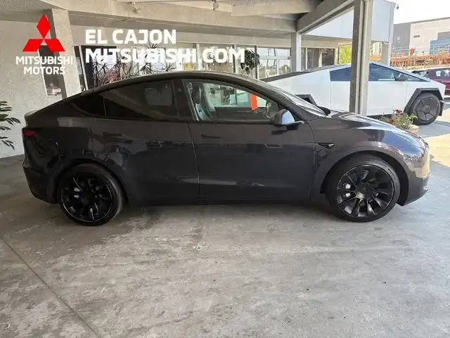 2024 Tesla Model Y Long Range Dual Motor All-Wheel Drive's photo
