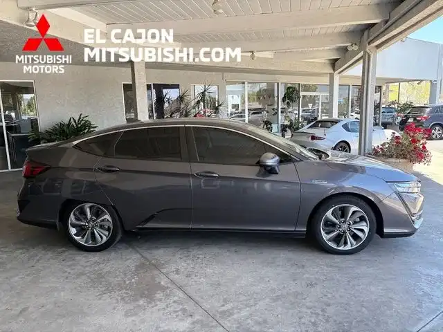 2019 Honda Clarity Touring Plug-In Hybrid's photo