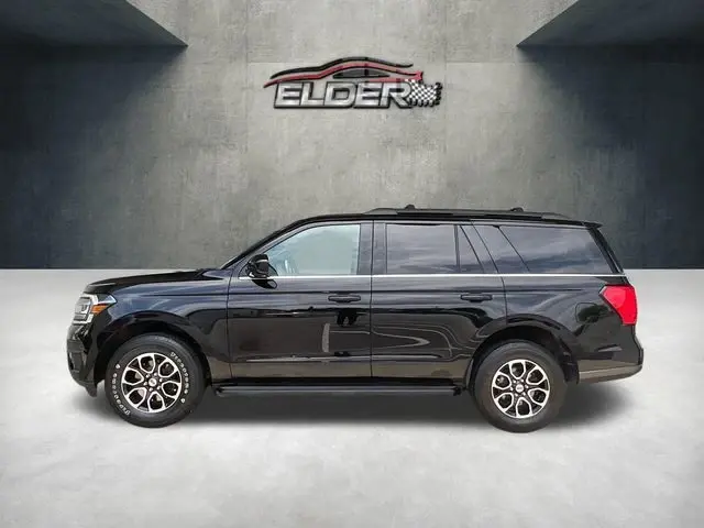 2022 Ford Expedition XLT photo 3