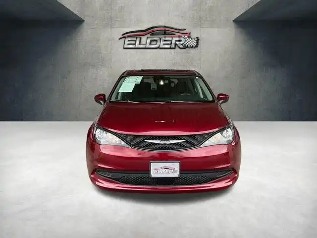 2023 Chrysler Voyager LX's photo