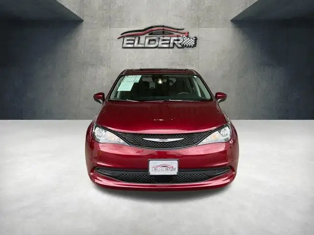 2023 Chrysler Voyager LX's photo