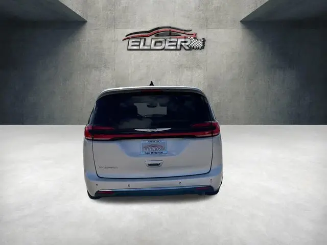 2024 Chrysler Pacifica Touring photo 3