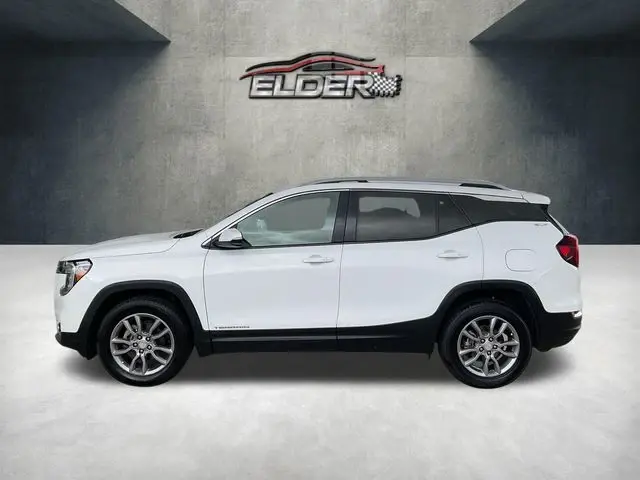 2024 GMC Terrain SLT AWD photo 3