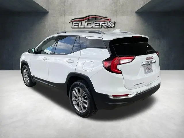 2024 GMC Terrain SLT AWD photo 4