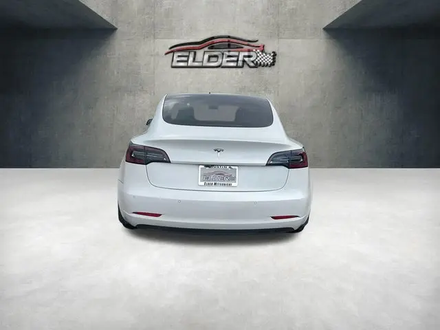 2020 Tesla Model 3 Standard Range Plus photo 3