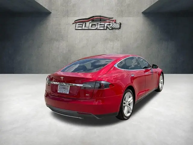 2013 Tesla Model S 60 kWh photo 4