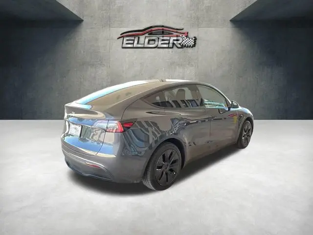 2024 Tesla Model Y Long Range Rear Wheel Drive photo 4