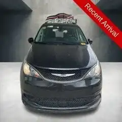 2021 Chrysler Voyager LXI's photo